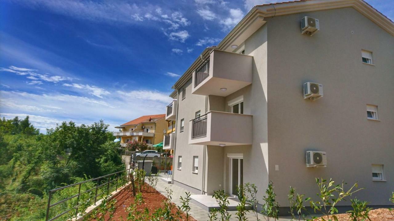 Apartments Ibis ชิซิชี ภายนอก รูปภาพ